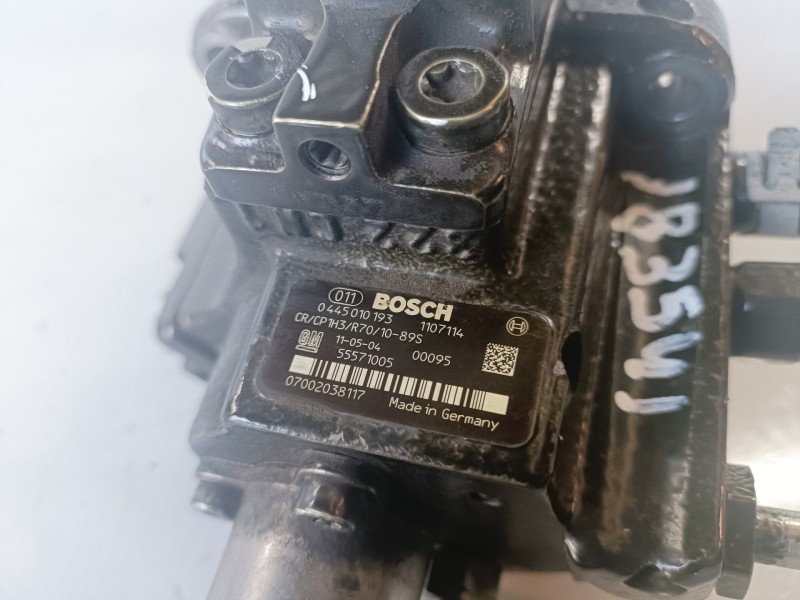 Recambio de bomba inyeccion para opel insignia berlina a20dth referencia OEM IAM 0445010193  