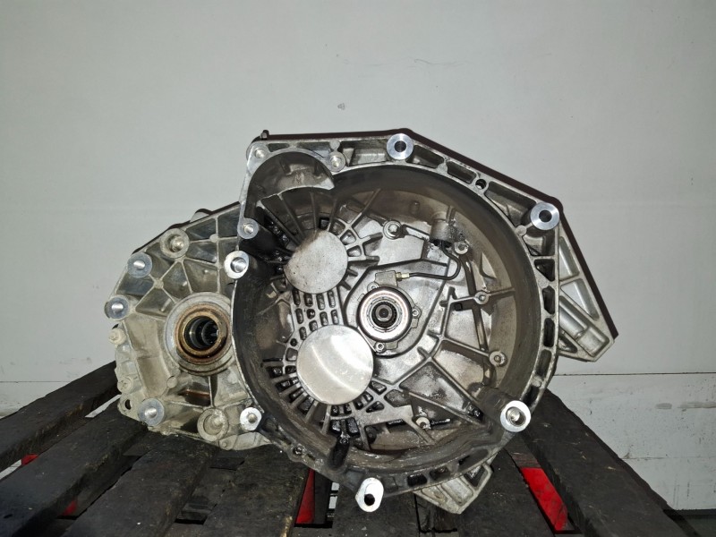Recambio de caja cambios para opel astra j berlina 5p a20dth referencia OEM IAM MYJ  