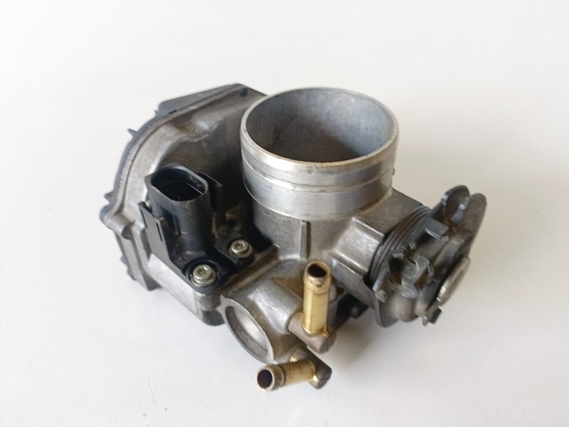 Recambio de caja mariposa para audi a3 (8l) agn referencia OEM IAM 06A133064M  