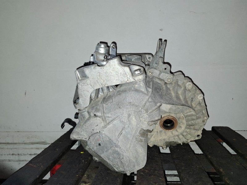 Recambio de caja cambios para opel astra j berlina 5p a20dth referencia OEM IAM MYJ  