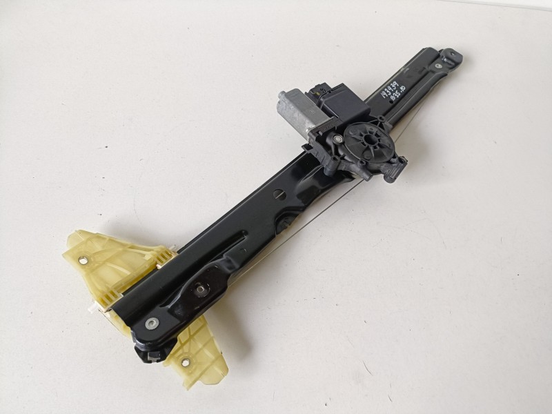 Recambio de elevalunas delantero derecho para toyota proace verso ah01 referencia OEM IAM 9829503580  