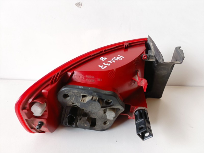 Recambio de piloto trasero derecho para audi a4 berlina (8k2) caga referencia OEM IAM 8K5945096D  