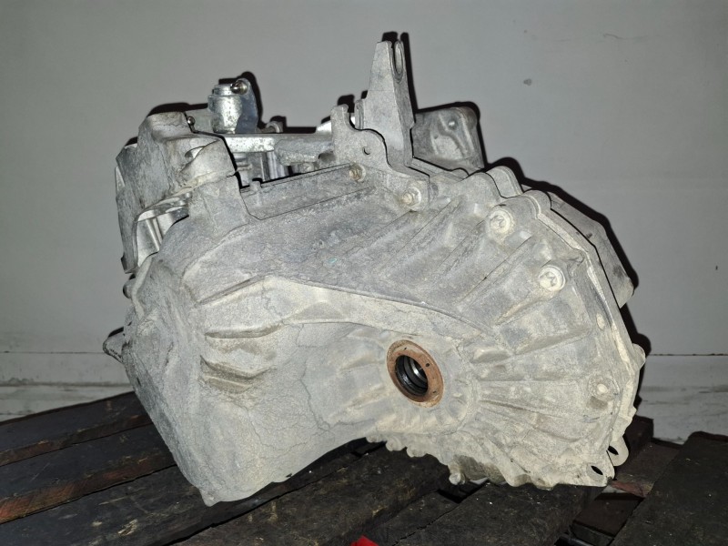 Recambio de caja cambios para opel astra j berlina 5p a20dth referencia OEM IAM MYJ  