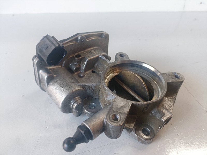 Recambio de caja mariposa para opel insignia berlina a20dth referencia OEM IAM 55564164  