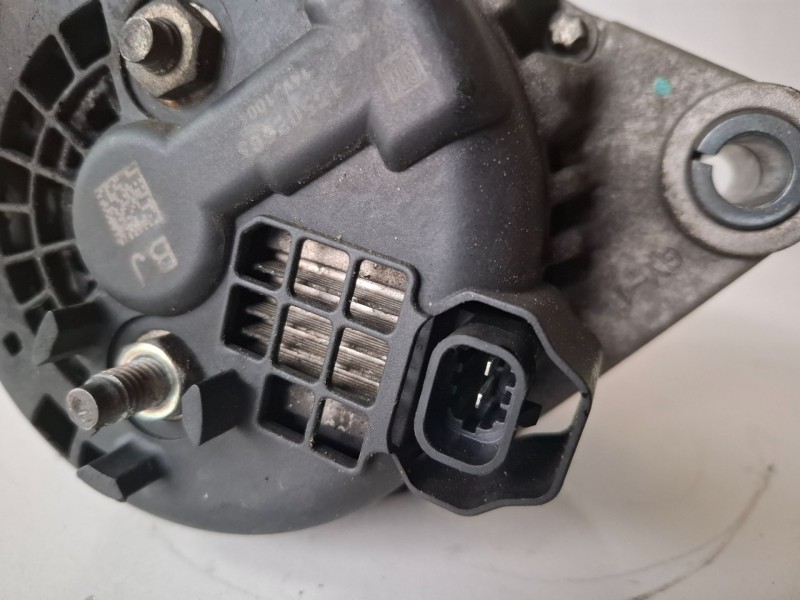 Recambio de alternador para opel astra j berlina 5p a20dth referencia OEM IAM 13502583  