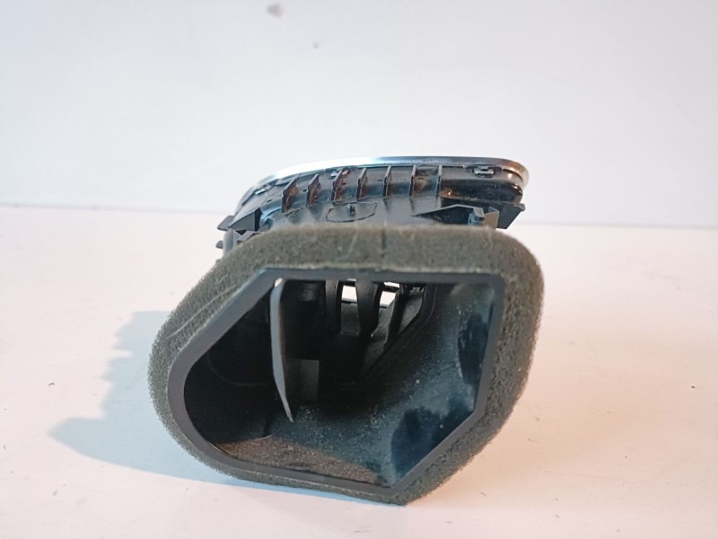 Recambio de aireador derecho para audi a4 berlina (8k2) caga referencia OEM IAM 8T1820902B  