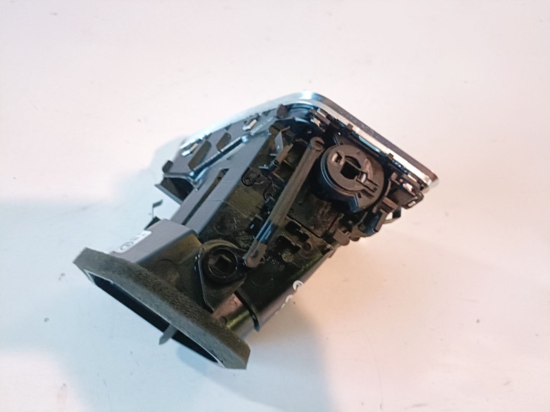 Recambio de aireador derecho para audi a4 berlina (8k2) caga referencia OEM IAM 8T1820902B  