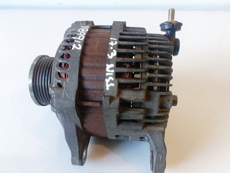 Recambio de alternador para nissan pathfinder (r51) yd25ddti referencia OEM IAM 23100EB31B  