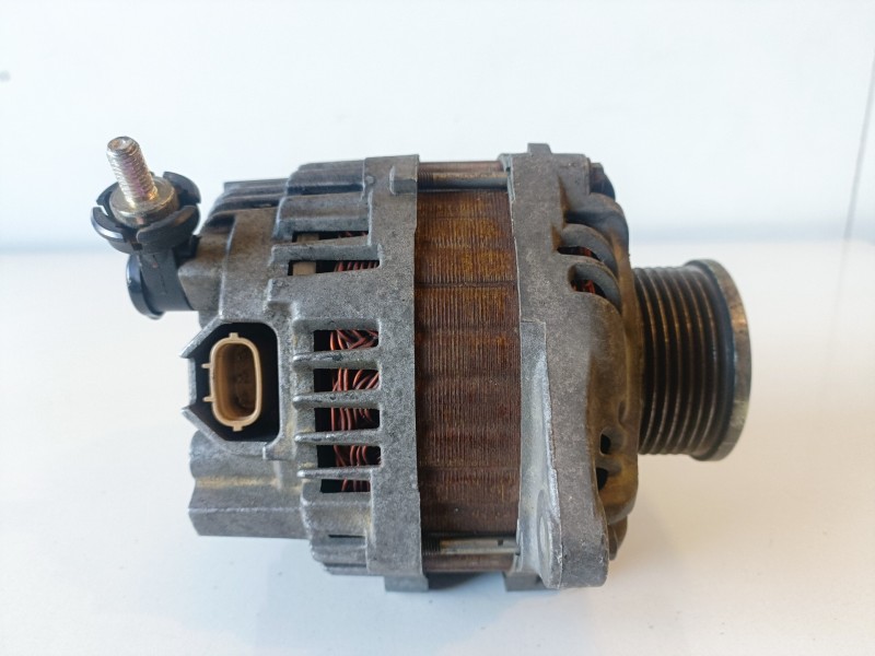 Recambio de alternador para nissan pathfinder (r51) yd25ddti referencia OEM IAM 23100EB31B  