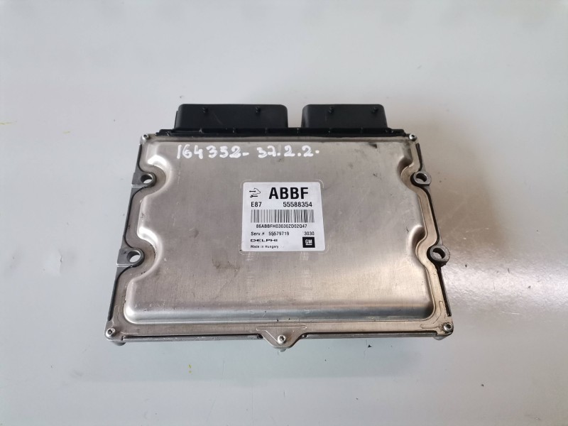 Recambio de centralita motor uce para opel astra j berlina 5p a17dtc referencia OEM IAM 55588354  