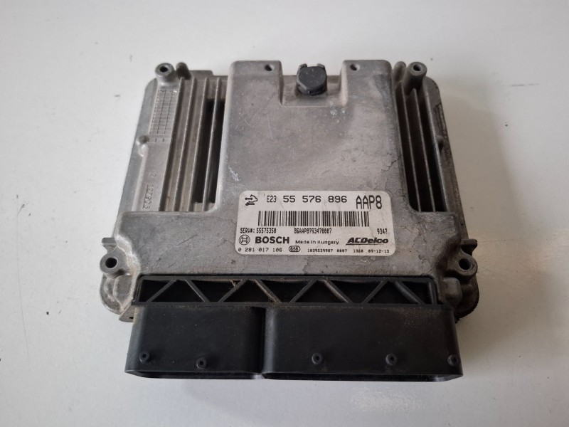 Recambio de centralita motor uce para opel astra j berlina 5p a20dth referencia OEM IAM 55576896  
