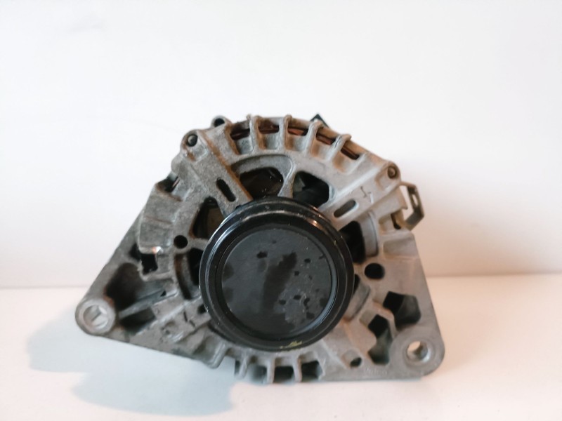 Recambio de alternador para hyundai i30 (gd) d4fb referencia OEM IAM 373002A850  