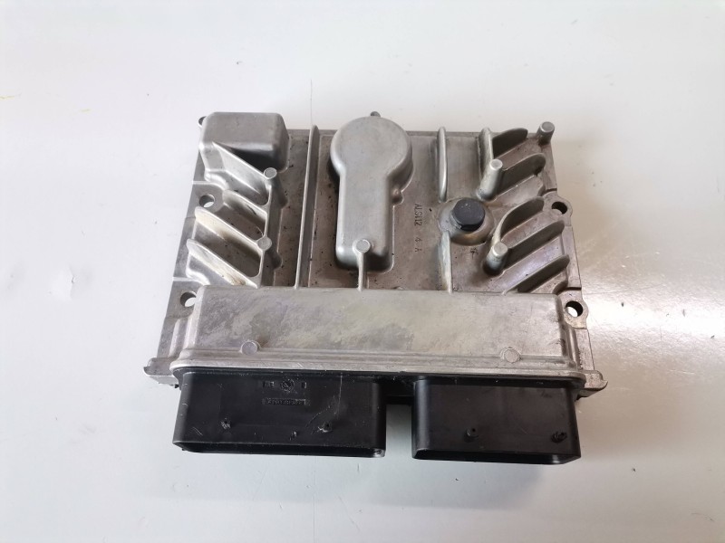 Recambio de centralita motor uce para opel astra j berlina 5p a17dtc referencia OEM IAM 55588354  