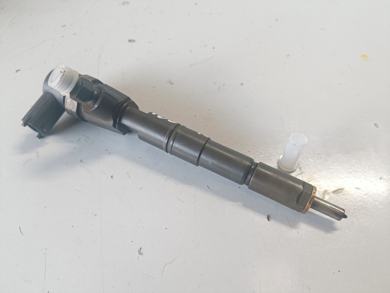 Recambio de inyector para opel insignia berlina a20dth referencia OEM IAM 0445110327  
