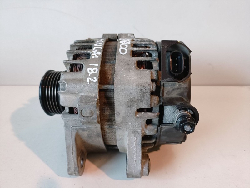 Recambio de alternador para hyundai i30 (gd) d4fb referencia OEM IAM 373002A850  