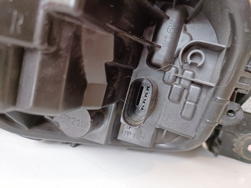 Recambio de piloto trasero derecho para audi a4 avant (8k5) caga referencia OEM IAM 8W9945070  