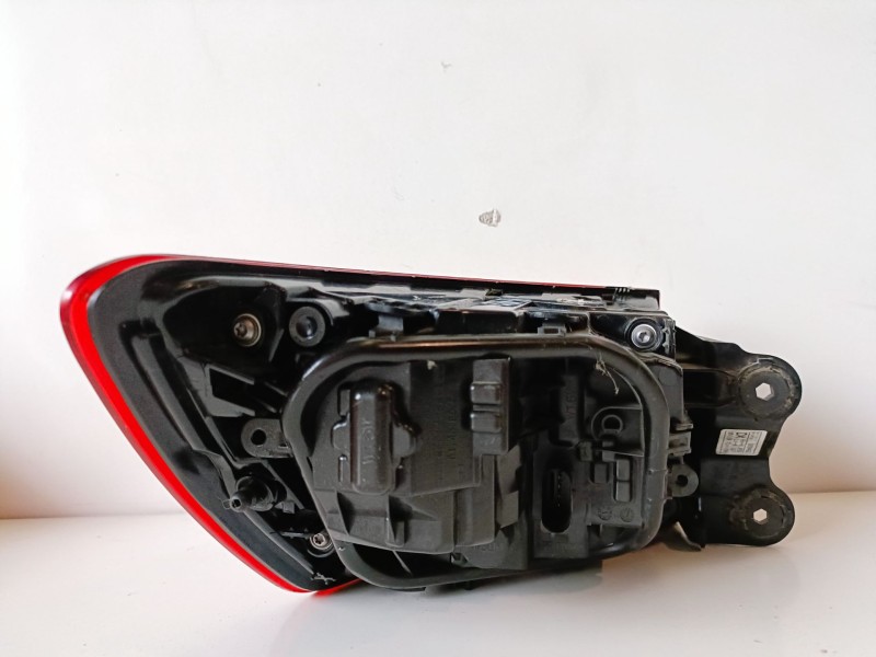 Recambio de piloto trasero derecho para audi a4 avant (8k5) caga referencia OEM IAM 8W9945070  