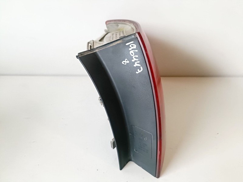 Recambio de piloto trasero derecho para audi a4 berlina (8e) blb referencia OEM IAM 8E9945096E  