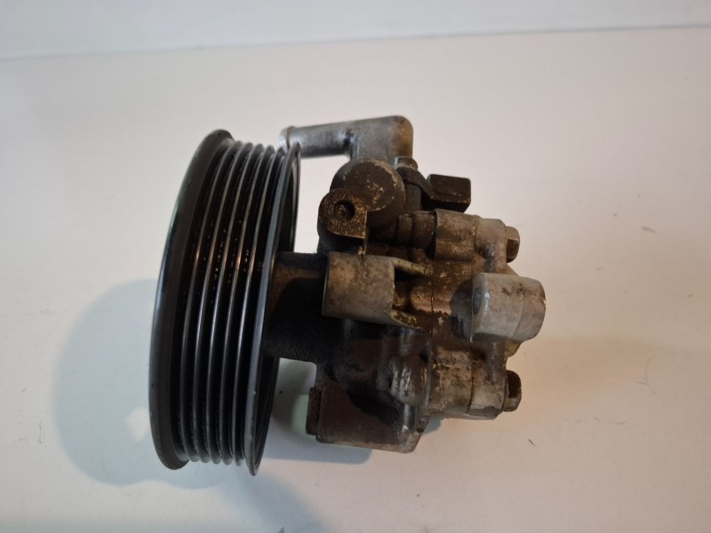 Recambio de bomba direccion para hyundai tucson (jm) d4ea referencia OEM IAM 571002E200  