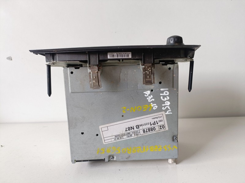 Recambio de sistema audio / radio cd para seat leon (1p1) bxe referencia OEM IAM 1P1035186B  