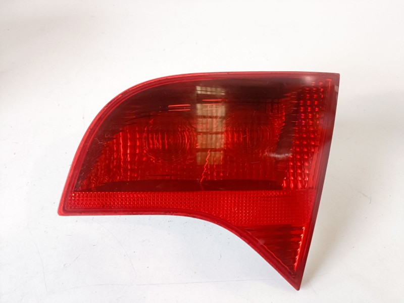Recambio de piloto trasero derecho para audi a4 berlina (8e) blb referencia OEM IAM 8E9945094  