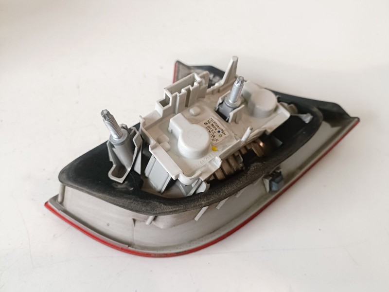 Recambio de piloto trasero derecho para audi a4 berlina (8e) blb referencia OEM IAM 8E9945094  