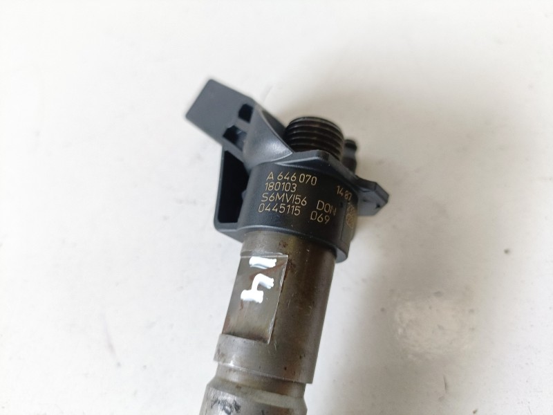 Recambio de inyector para mercedes-benz sprinter ii kombi 646986 referencia OEM IAM 0445115069  