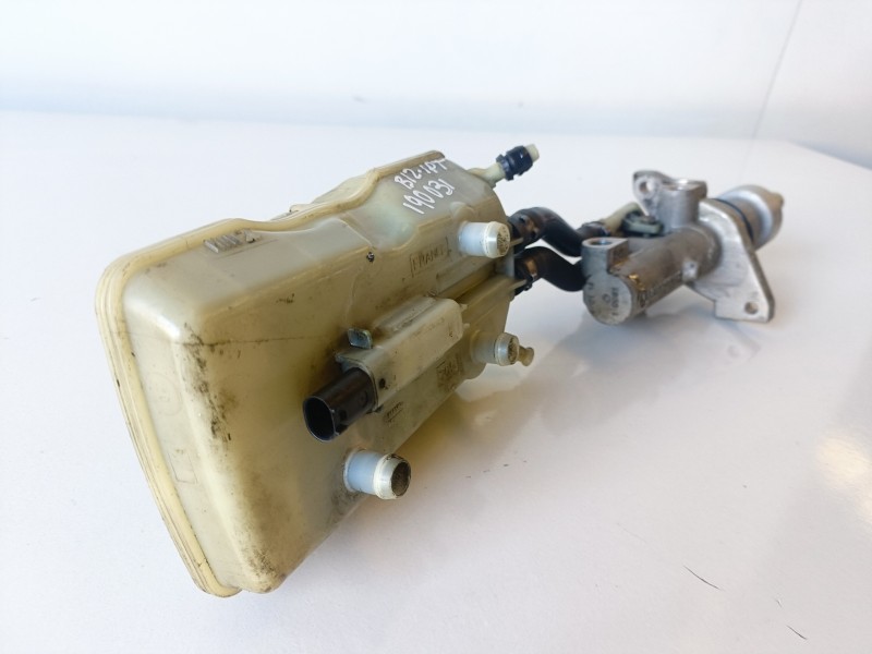 Recambio de bomba freno para mercedes-benz vito basic-kombi (639) 646982 referencia OEM IAM A0004316901  