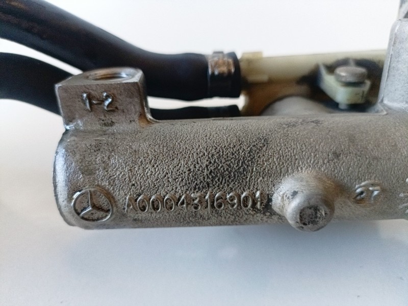 Recambio de bomba freno para mercedes-benz vito basic-kombi (639) 646982 referencia OEM IAM A0004316901  