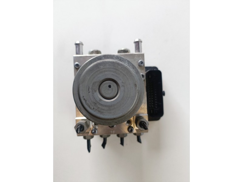 Recambio de abs para opel insignia berlina a20dt referencia OEM IAM 23430470/23430008  