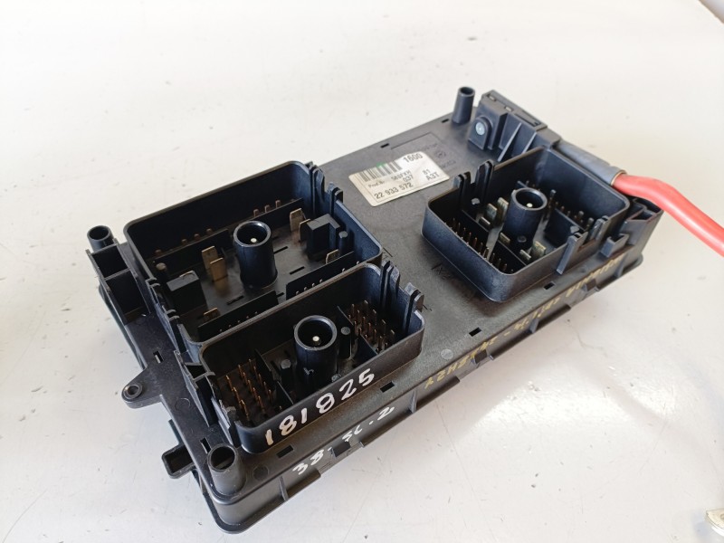 Recambio de caja reles / fusibles para opel insignia berlina a20dt referencia OEM IAM 22933572  