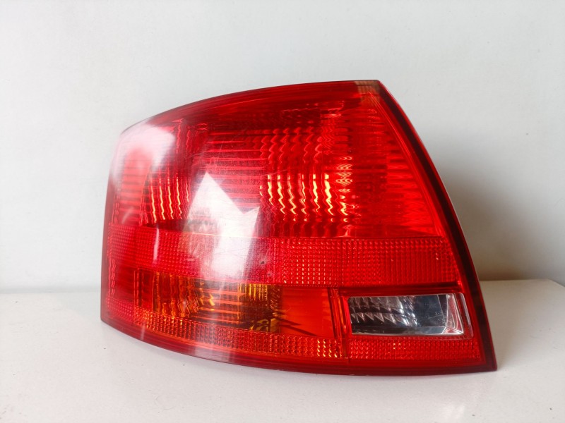 Recambio de piloto trasero izquierdo para audi a4 berlina (8e) blb referencia OEM IAM 8E9945095C  