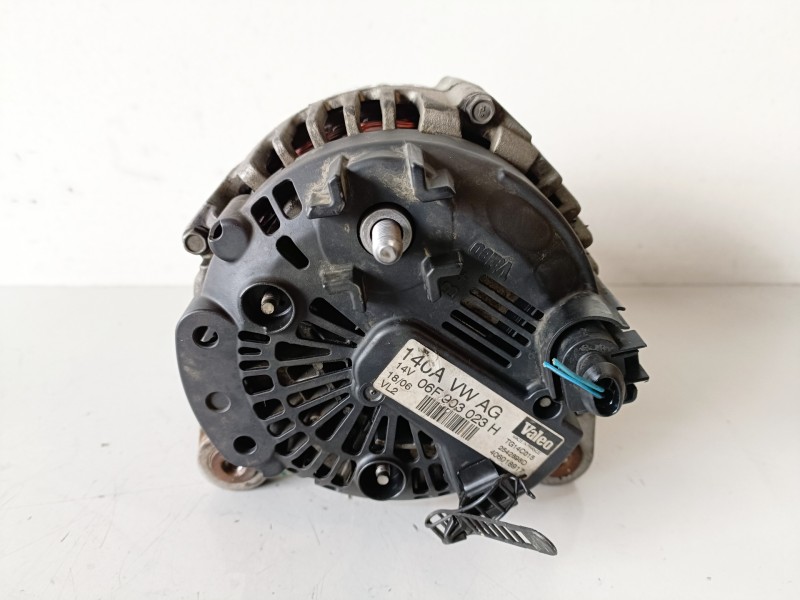 Recambio de alternador para audi a4 berlina (8e) bre referencia OEM IAM 06F903023H  