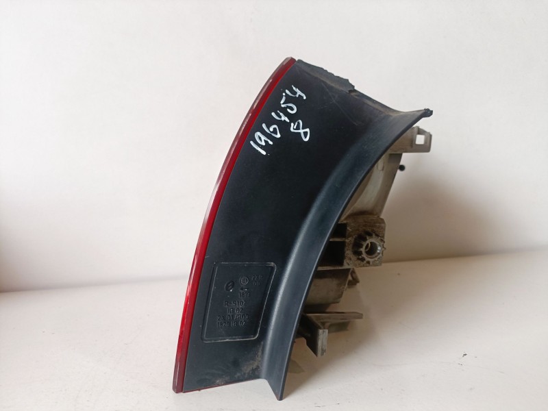 Recambio de piloto trasero izquierdo para audi a4 berlina (8e) blb referencia OEM IAM 8E9945095C  