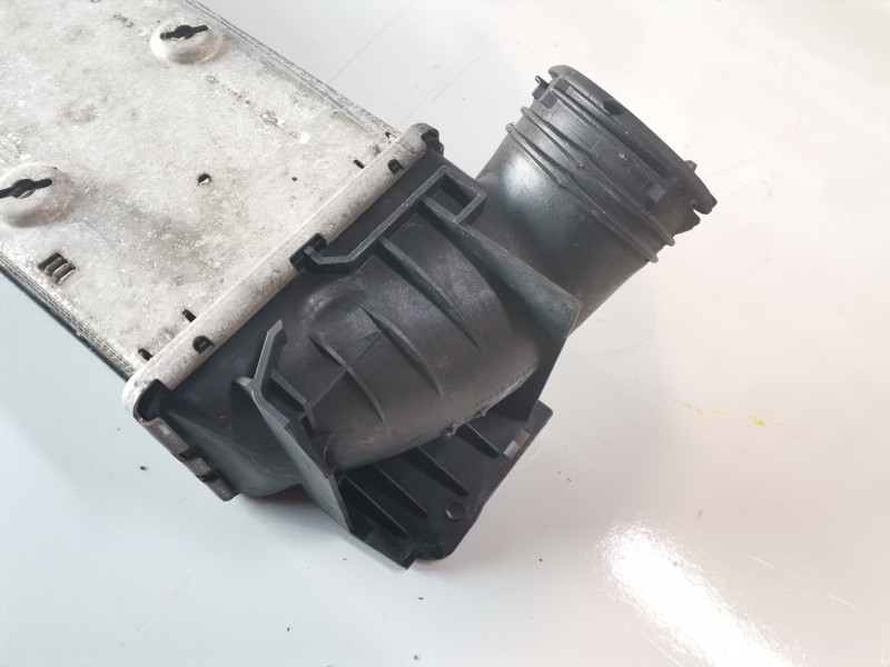 Recambio de intercooler para bmw serie 3 berlina (e90) n47d20c referencia OEM IAM 779878802  