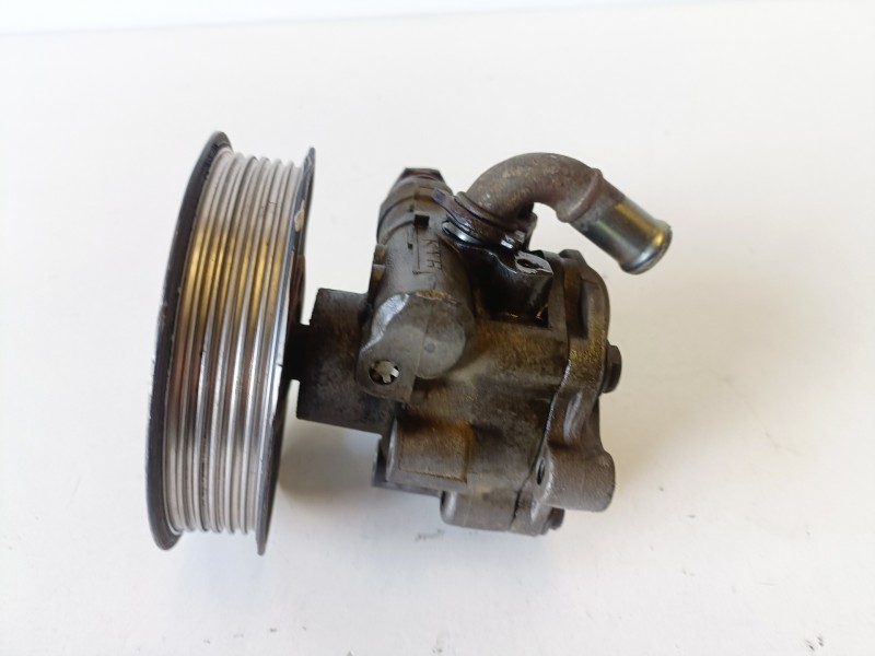 Recambio de bomba direccion para volkswagen caddy (2k)(02.2004) bls referencia OEM IAM 2K0422154A  