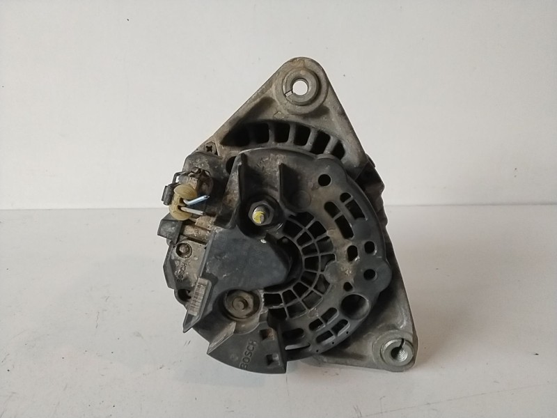 Recambio de alternador para opel corsa d a14xer referencia OEM IAM 0124425087BOSCH  