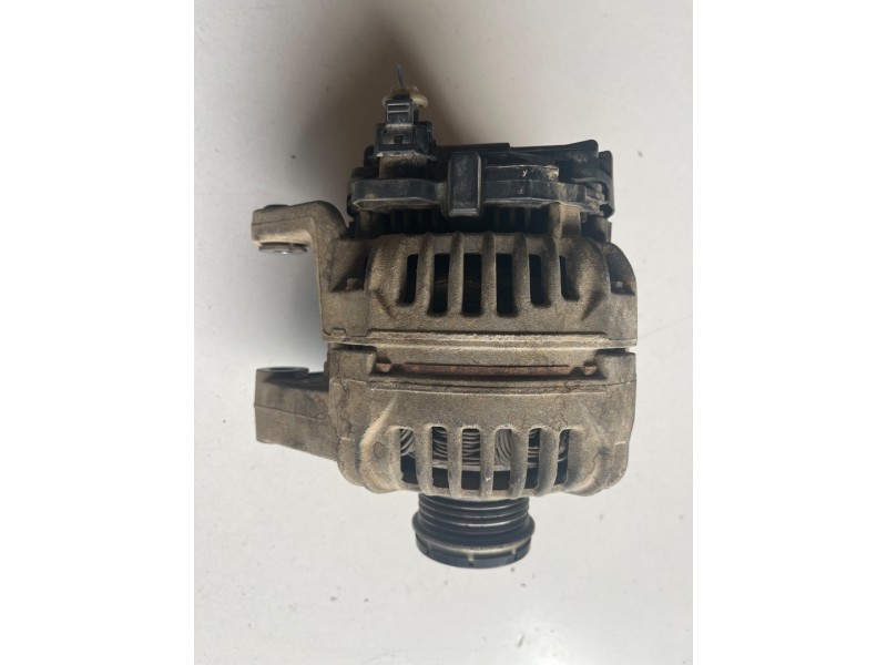 Recambio de alternador para opel corsa d a14xer referencia OEM IAM 0124425087BOSCH  