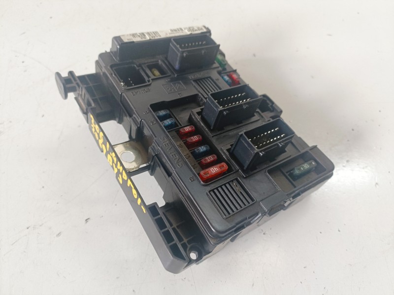 Recambio de caja reles / fusibles para peugeot 206 8hx referencia OEM IAM BSMB2/964349898000  
