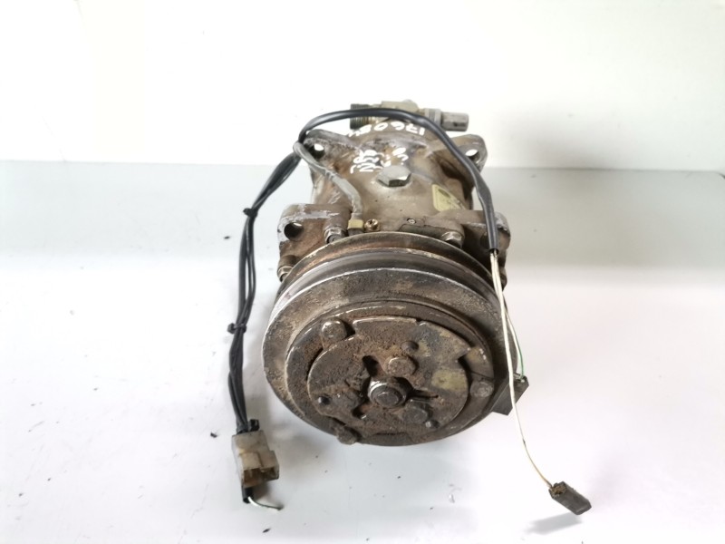 Recambio de compresor aire acondicionado para land rover discovery (salljg/lj) 12l referencia OEM IAM 7477  