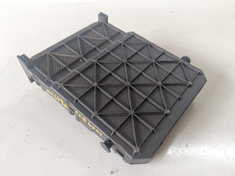 Recambio de caja reles / fusibles para peugeot 206 8hx referencia OEM IAM 9646777380/BSIE0200  