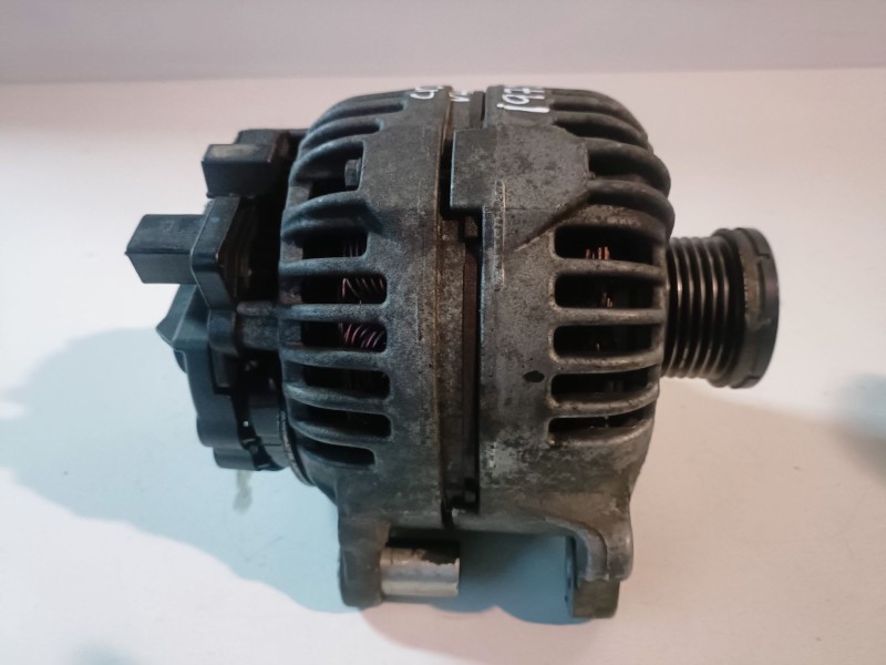 Recambio de alternador para volkswagen scirocco (137) cavd referencia OEM IAM 03C903023A  