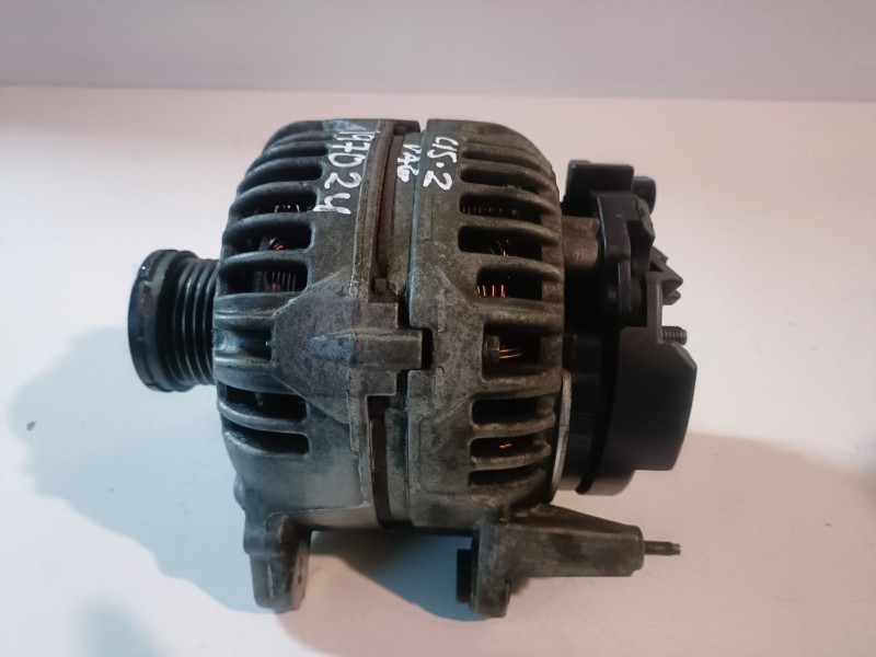 Recambio de alternador para volkswagen scirocco (137) cavd referencia OEM IAM 03C903023A  