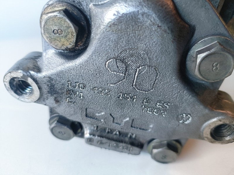 Recambio de bomba direccion para audi a3 (8l) avu referencia OEM IAM 1J0422154B  