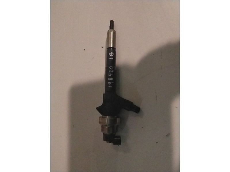Recambio de inyector para opel meriva b a17dts referencia OEM IAM 55567729  