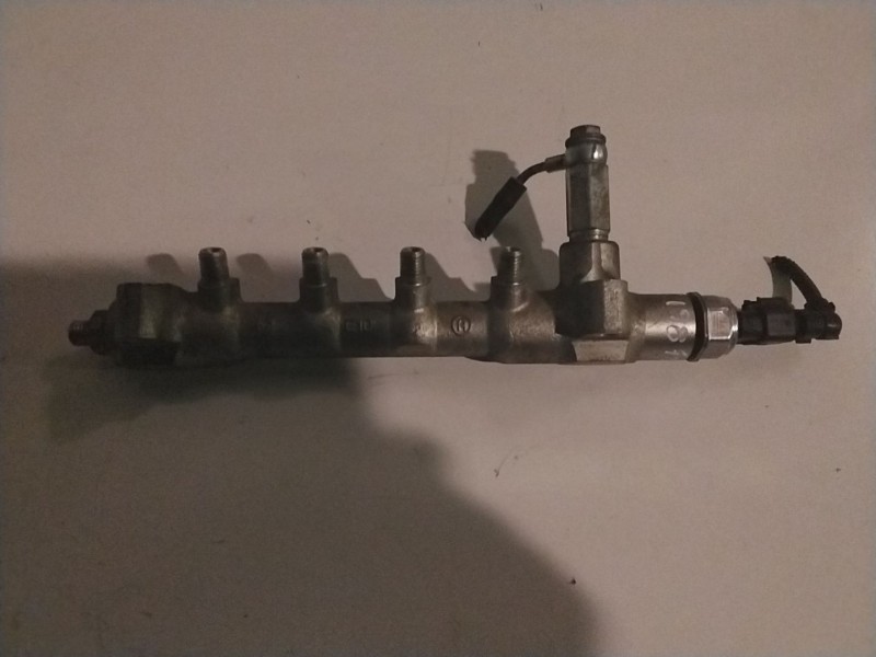 Recambio de rampa inyectora para opel meriva b a17dts referencia OEM IAM   