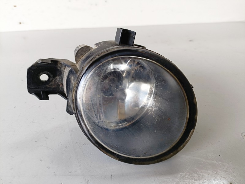 Recambio de faro antiniebla derecho para renault clio ii fase ii (b/cb0) k9k704 referencia OEM IAM 8200002469  