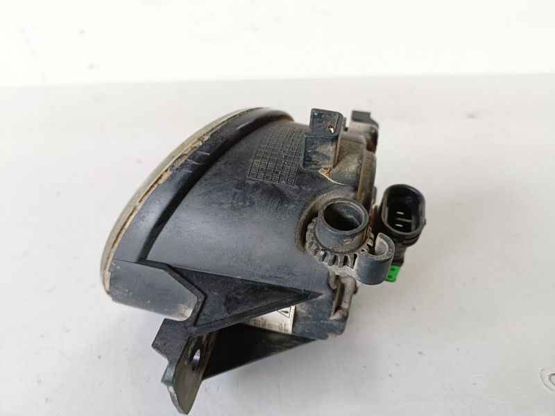 Recambio de faro antiniebla derecho para renault clio ii fase ii (b/cb0) k9k704 referencia OEM IAM 8200002469  