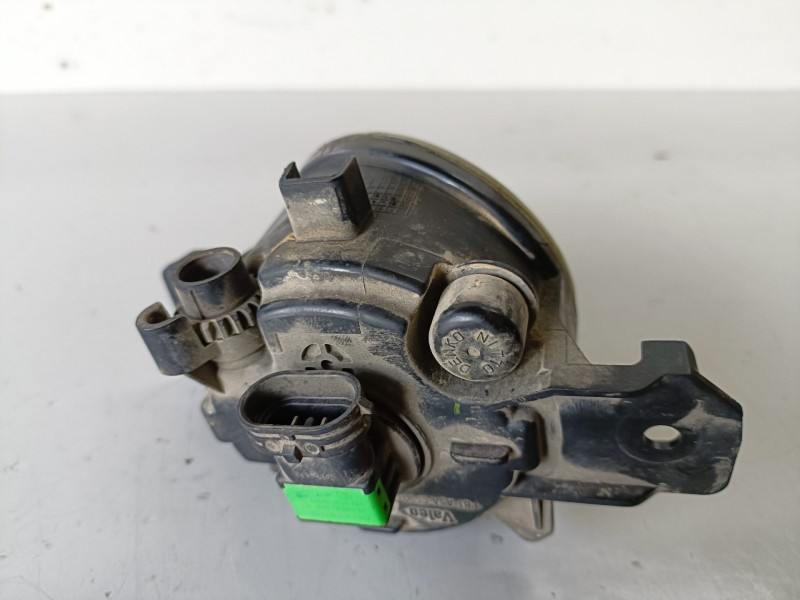 Recambio de faro antiniebla derecho para renault clio ii fase ii (b/cb0) k9k704 referencia OEM IAM 8200002469  
