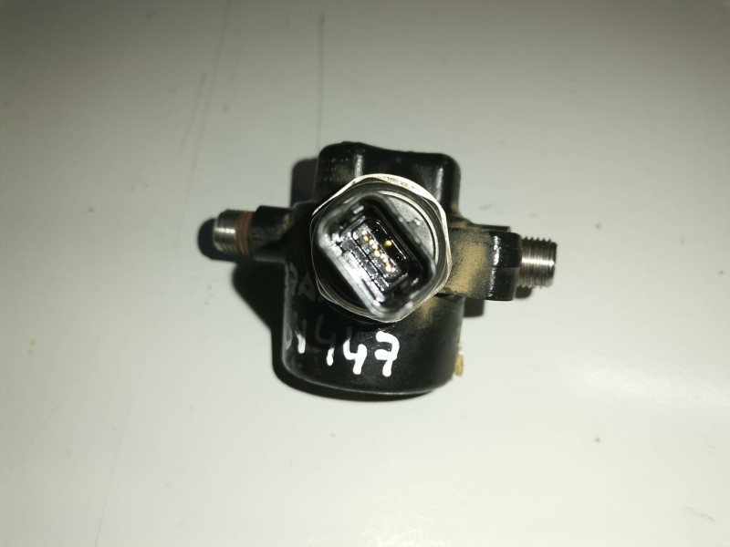 Recambio de rampa inyectora para renault kangoo i (f/kc0) k9k802 referencia OEM IAM R9144Z070B/8200584034  